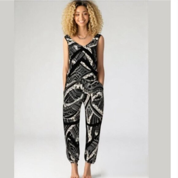 MISS Selfridge black and white Sleeveless jumpsuit - Picture 1 of 17